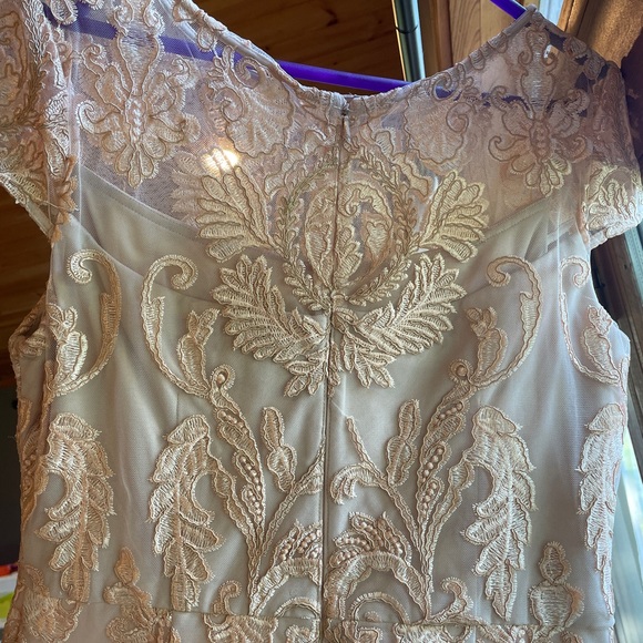 ✨gorgeous gown✨ - Picture 2 of 4